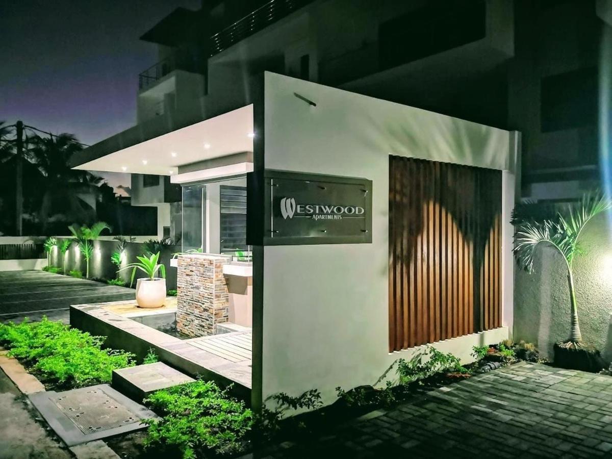 Westwood Apartments Flic en Flac Экстерьер фото
