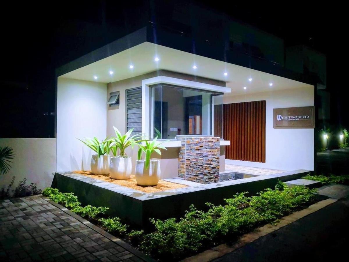 Westwood Apartments Flic en Flac Экстерьер фото